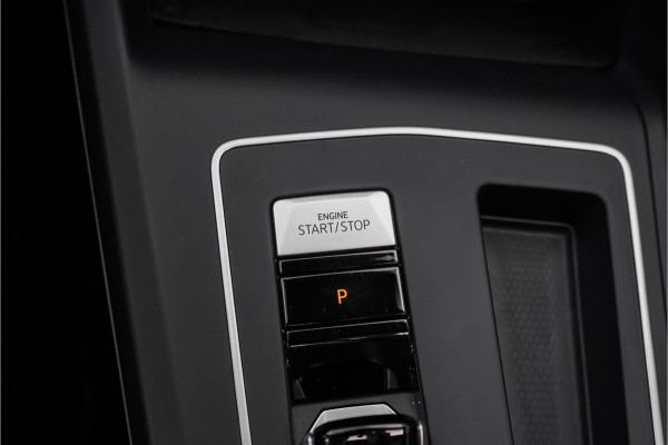 Volkswagen Golf 1.5 eTSI Pano Virtual Dash Camera ACC