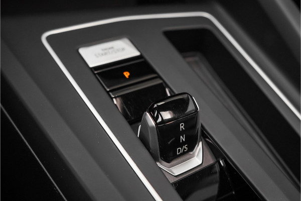 Volkswagen Golf 1.5 eTSI Pano Virtual Dash Camera ACC