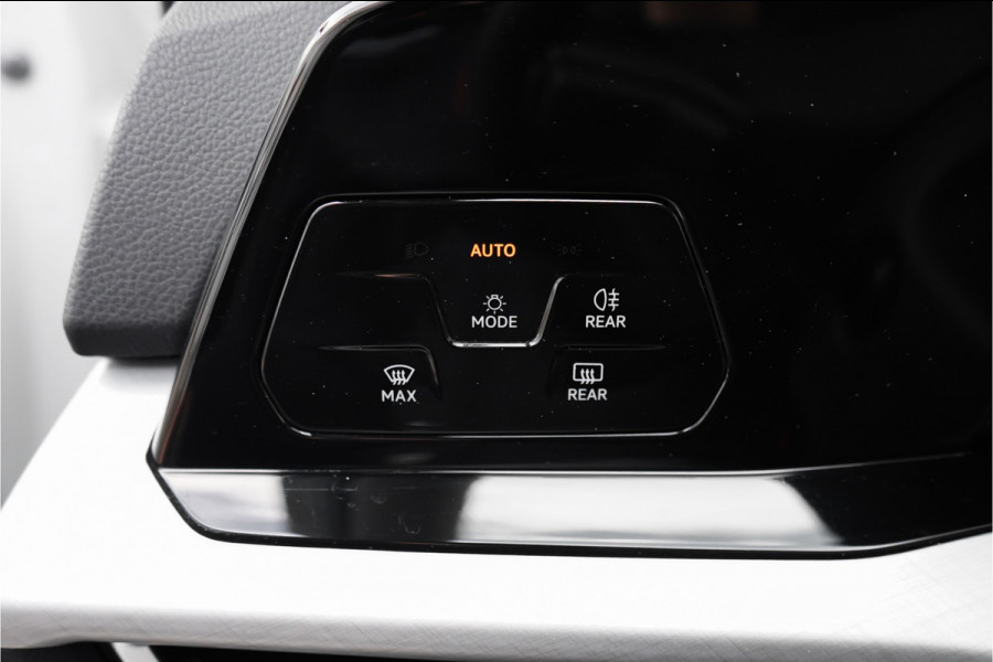 Volkswagen Golf 1.5 eTSI Pano Virtual Dash Camera ACC