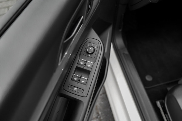 Volkswagen Golf 1.5 eTSI Pano Virtual Dash Camera ACC