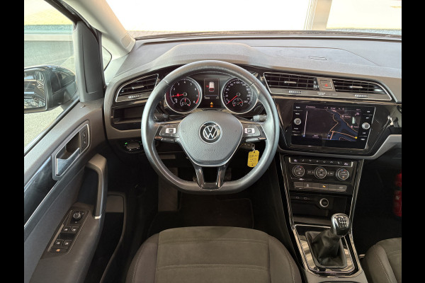 Volkswagen Touran 1.5 TSi 150pk Highline 7-persoons NAVI/CARPLAY/CLIMA/ADAPT.CRUISE/PDC/STOELVERWARMING