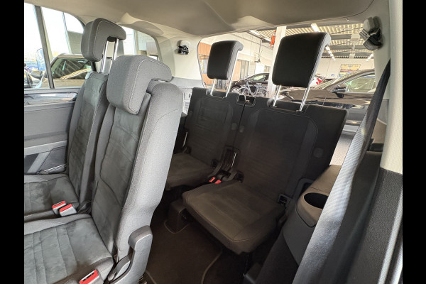Volkswagen Touran 1.5 TSi 150pk Highline 7-persoons NAVI/CARPLAY/CLIMA/ADAPT.CRUISE/PDC/STOELVERWARMING