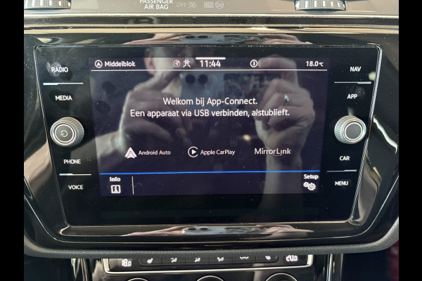 Volkswagen Touran 1.5 TSi 150pk Highline 7-persoons NAVI/CARPLAY/CLIMA/ADAPT.CRUISE/PDC/STOELVERWARMING