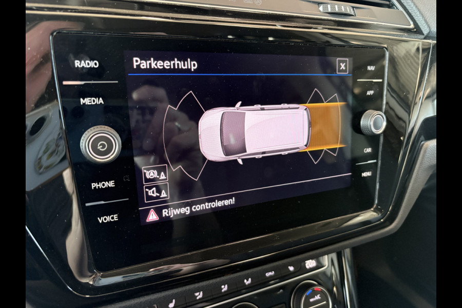 Volkswagen Touran 1.5 TSi 150pk Highline 7-persoons NAVI/CARPLAY/CLIMA/ADAPT.CRUISE/PDC/STOELVERWARMING