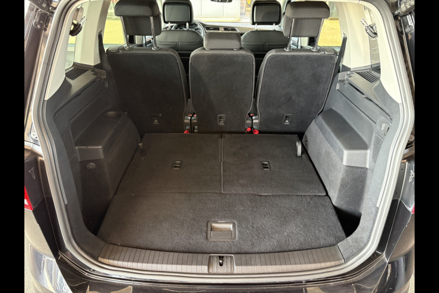 Volkswagen Touran 1.5 TSi 150pk Highline 7-persoons NAVI/CARPLAY/CLIMA/ADAPT.CRUISE/PDC/STOELVERWARMING