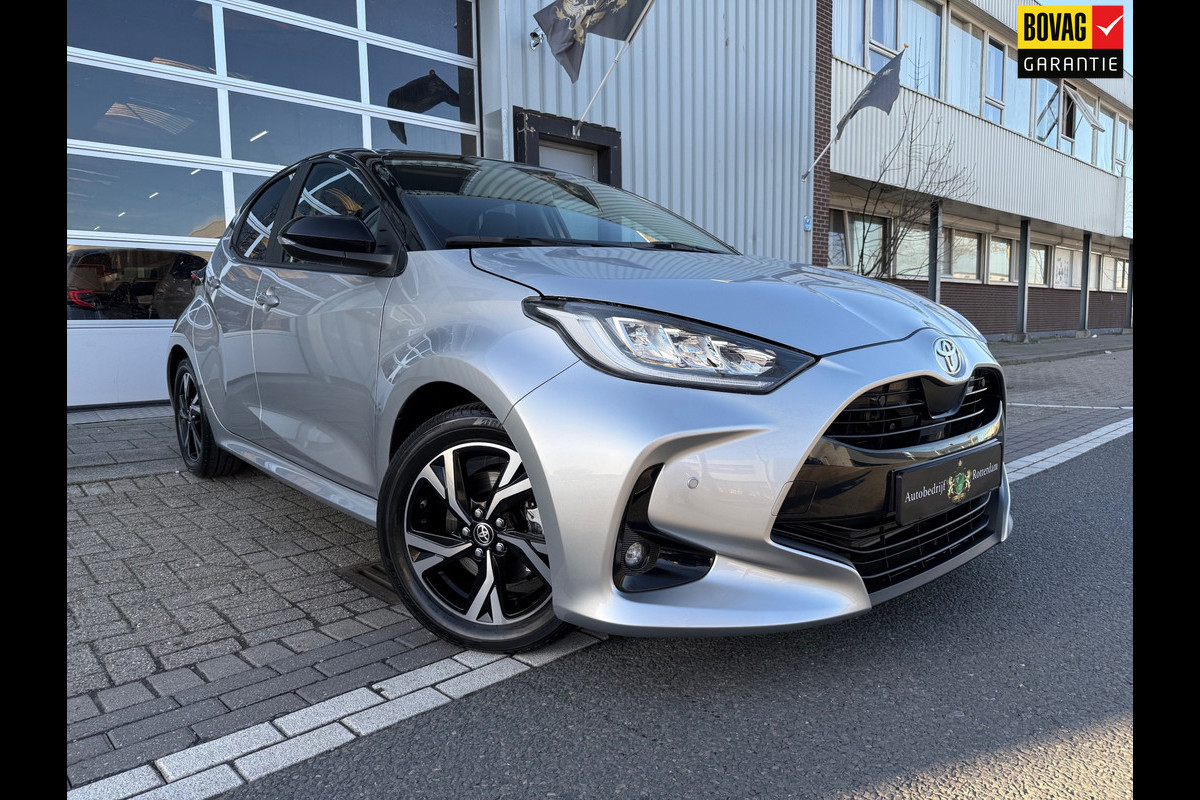 Toyota Yaris 1.5 Hybrid 130 Executive Apple CarPlay Bi-Tone