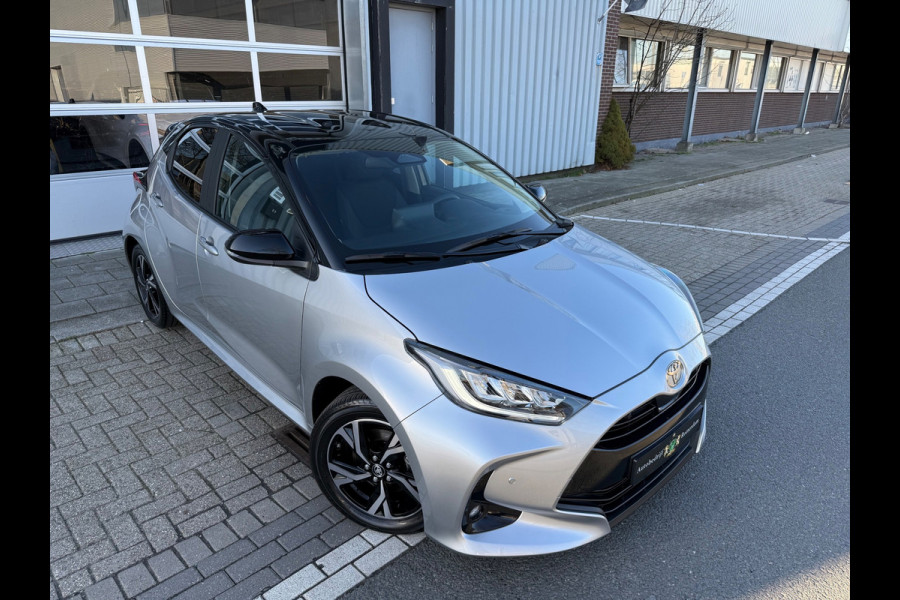 Toyota Yaris 1.5 Hybrid 130 Executive Apple CarPlay Bi-Tone