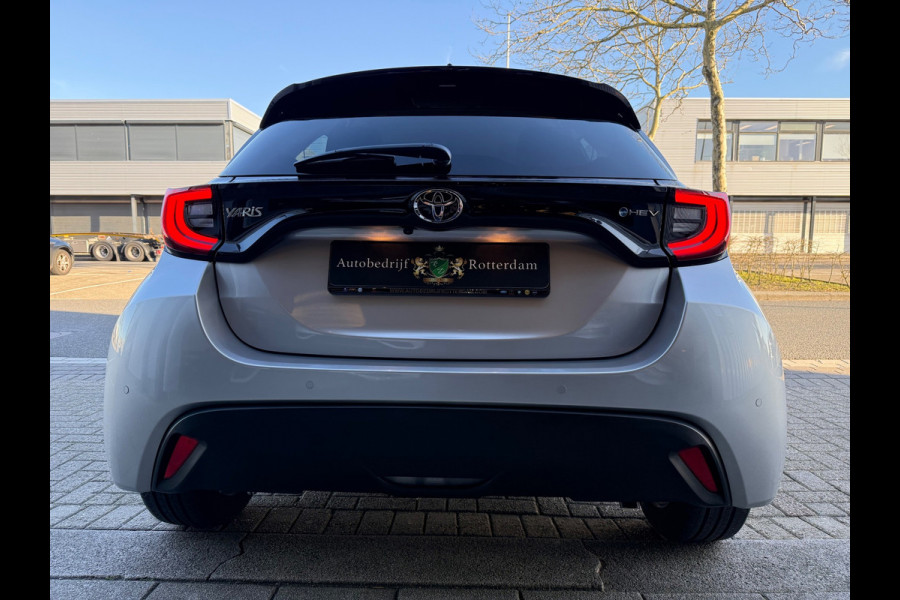 Toyota Yaris 1.5 Hybrid 130 Executive Apple CarPlay Bi-Tone
