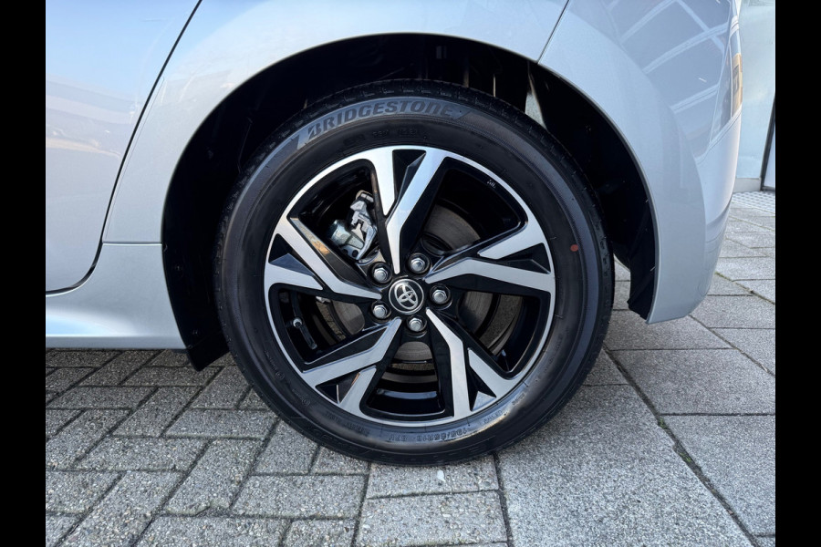 Toyota Yaris 1.5 Hybrid 130 Executive Apple CarPlay Bi-Tone