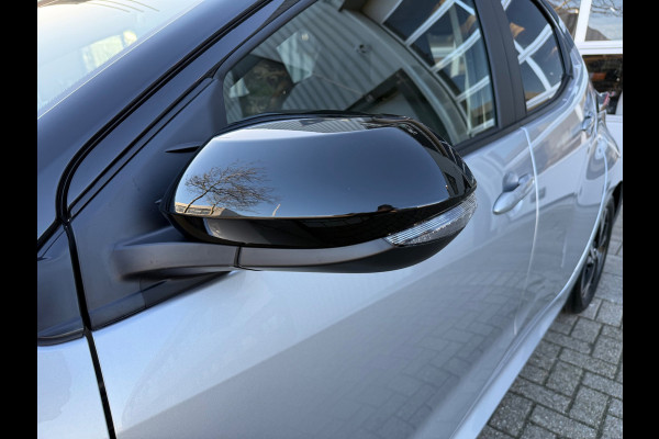 Toyota Yaris 1.5 Hybrid 130 Executive Apple CarPlay Bi-Tone