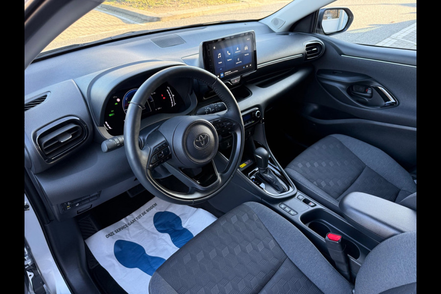 Toyota Yaris 1.5 Hybrid 130 Executive Apple CarPlay Bi-Tone