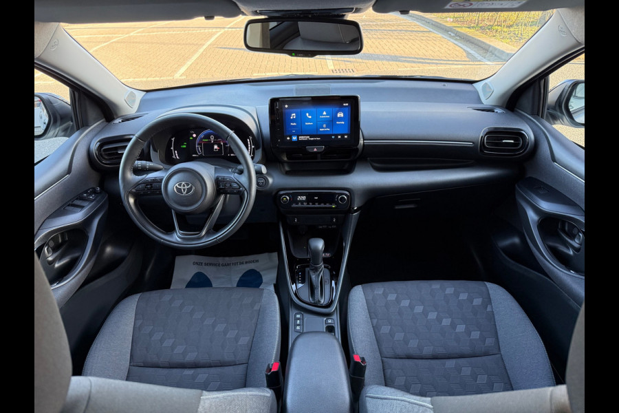 Toyota Yaris 1.5 Hybrid 130 Executive Apple CarPlay Bi-Tone