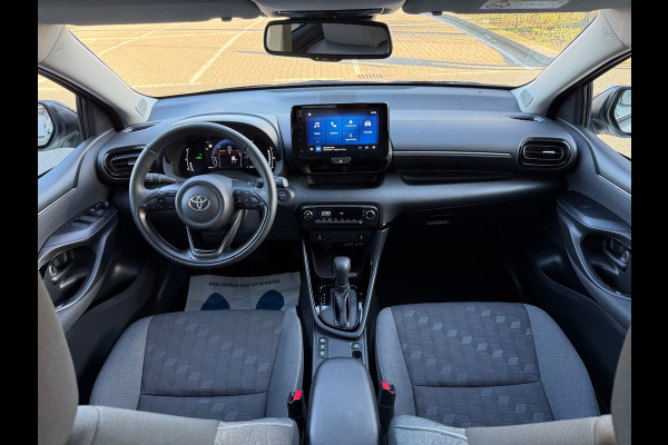 Toyota Yaris 1.5 Hybrid 130 Executive Apple CarPlay Bi-Tone