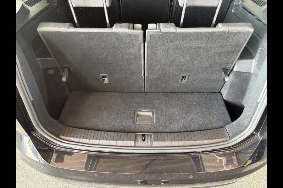 Volkswagen Touran 1.5 TSi 150pk Highline 7-persoons NAVI/CARPLAY/CLIMA/ADAPT.CRUISE/PDC/STOELVERWARMING