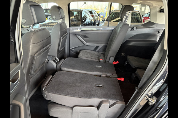 Volkswagen Touran 1.5 TSi 150pk Highline 7-persoons NAVI/CARPLAY/CLIMA/ADAPT.CRUISE/PDC/STOELVERWARMING