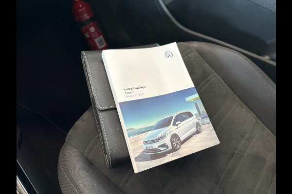 Volkswagen Touran 1.5 TSi 150pk Highline 7-persoons NAVI/CARPLAY/CLIMA/ADAPT.CRUISE/PDC/STOELVERWARMING