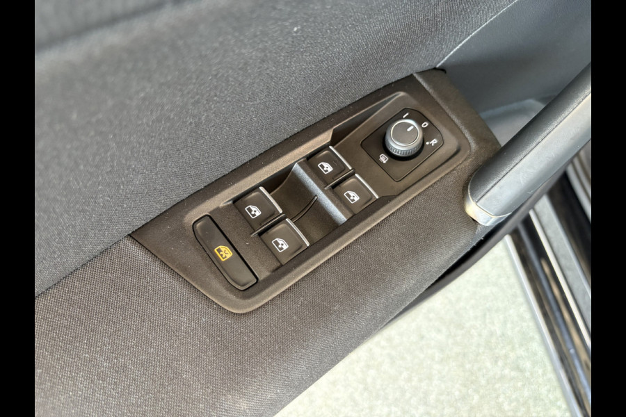 Volkswagen Touran 1.5 TSi 150pk Highline 7-persoons NAVI/CARPLAY/CLIMA/ADAPT.CRUISE/PDC/STOELVERWARMING