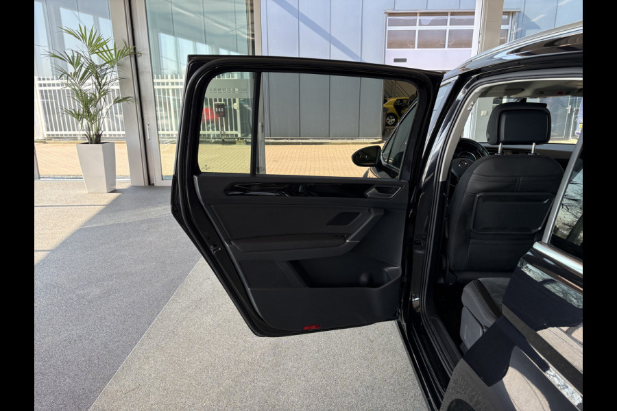 Volkswagen Touran 1.5 TSi 150pk Highline 7-persoons NAVI/CARPLAY/CLIMA/ADAPT.CRUISE/PDC/STOELVERWARMING