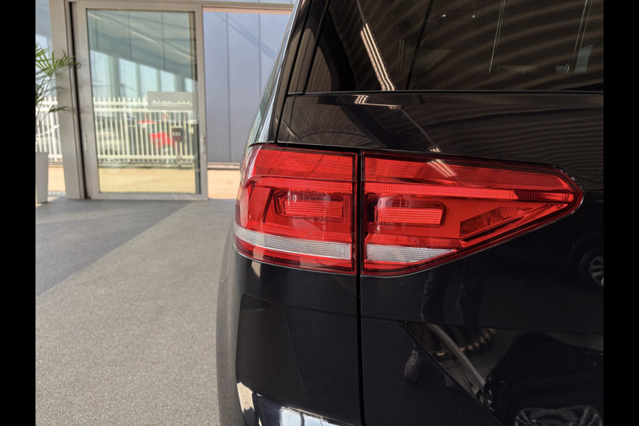 Volkswagen Touran 1.5 TSi 150pk Highline 7-persoons NAVI/CARPLAY/CLIMA/ADAPT.CRUISE/PDC/STOELVERWARMING