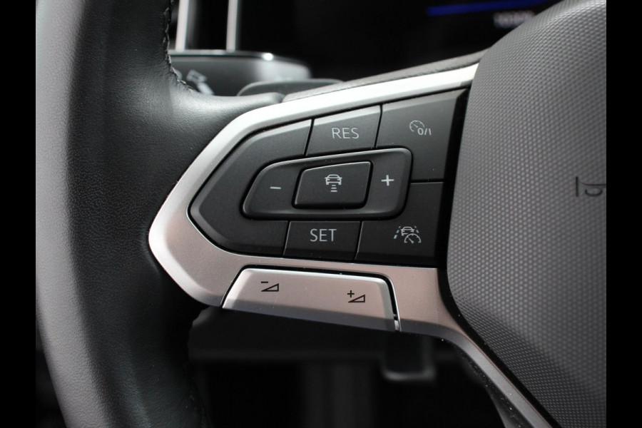 Volkswagen Polo 1.0 TSI 70kW DSG R-Line Design Pack | iQ light | Navigatie | Apple Carplay/Android Auto | Camera | Climate Control | Adaptive Cruise Control | Lichtmetalen velgen | Led | Parkeer sensoren