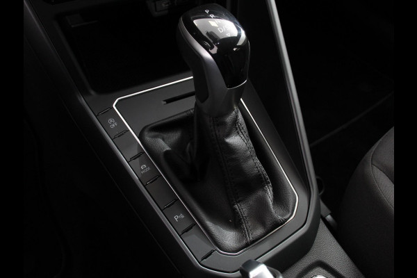 Volkswagen Polo 1.0 TSI 70kW DSG R-Line Design Pack | iQ light | Navigatie | Apple Carplay/Android Auto | Camera | Climate Control | Adaptive Cruise Control | Lichtmetalen velgen | Led | Parkeer sensoren