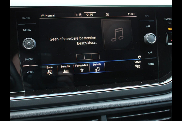 Volkswagen Polo 1.0 TSI 70kW DSG R-Line Design Pack | iQ light | Navigatie | Apple Carplay/Android Auto | Camera | Climate Control | Adaptive Cruise Control | Lichtmetalen velgen | Led | Parkeer sensoren