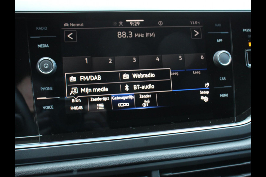 Volkswagen Polo 1.0 TSI 70kW DSG R-Line Design Pack | iQ light | Navigatie | Apple Carplay/Android Auto | Camera | Climate Control | Adaptive Cruise Control | Lichtmetalen velgen | Led | Parkeer sensoren