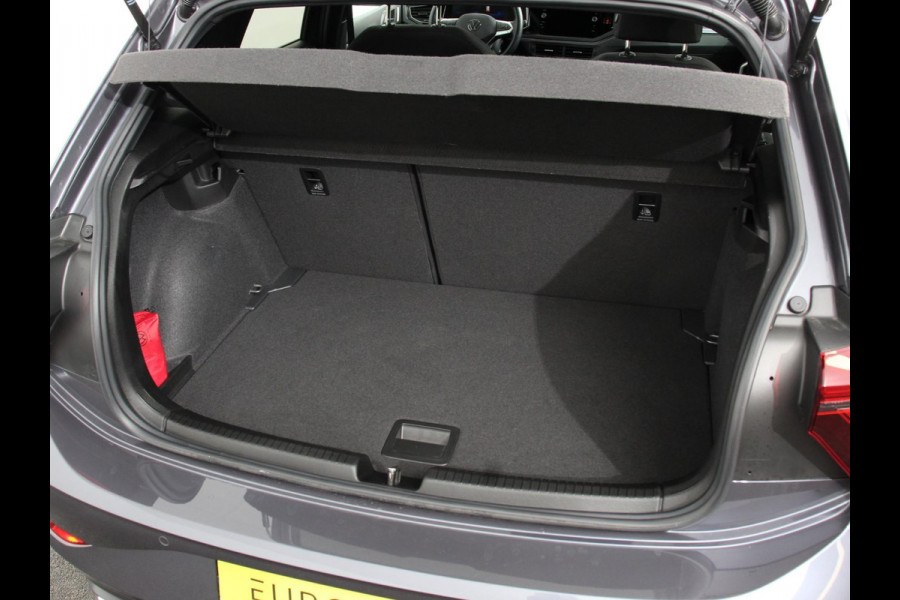 Volkswagen Polo 1.0 TSI 70kW DSG R-Line Design Pack | iQ light | Navigatie | Apple Carplay/Android Auto | Camera | Climate Control | Adaptive Cruise Control | Lichtmetalen velgen | Led | Parkeer sensoren