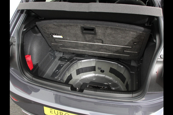 Volkswagen Polo 1.0 TSI 70kW DSG R-Line Design Pack | iQ light | Navigatie | Apple Carplay/Android Auto | Camera | Climate Control | Adaptive Cruise Control | Lichtmetalen velgen | Led | Parkeer sensoren