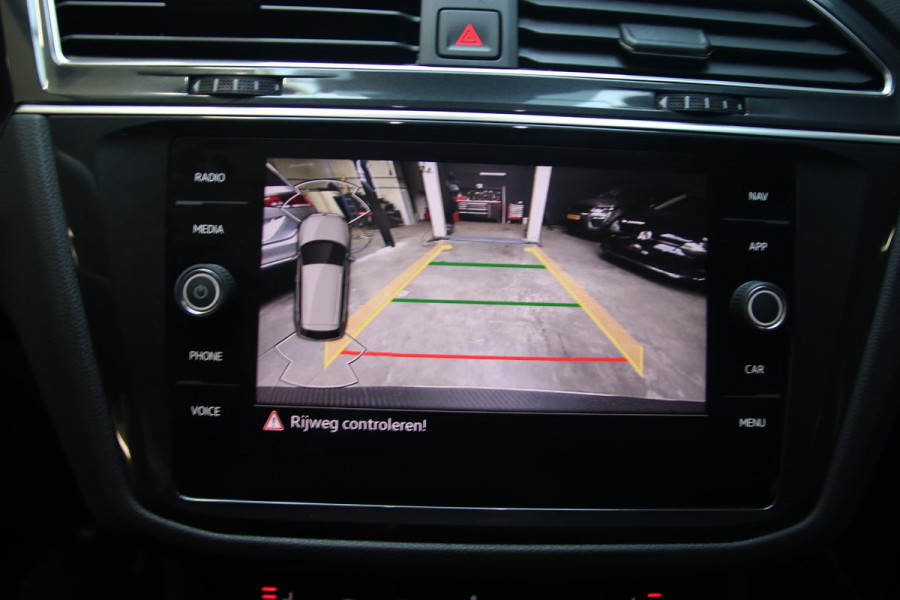 Volkswagen Tiguan 2.0 TSI 4Motion 3x R-line PANO-HUD-IQ LED-TREKHAAK