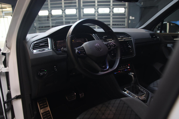 Volkswagen Tiguan 2.0 TSI 4Motion 3x R-line PANO-HUD-IQ LED-TREKHAAK