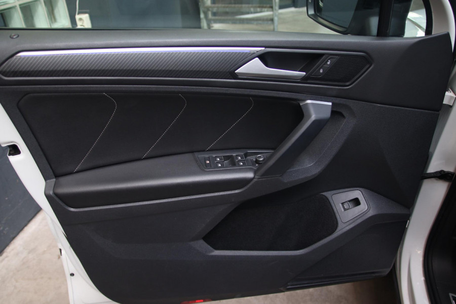 Volkswagen Tiguan 2.0 TSI 4Motion 3x R-line PANO-HUD-IQ LED-TREKHAAK