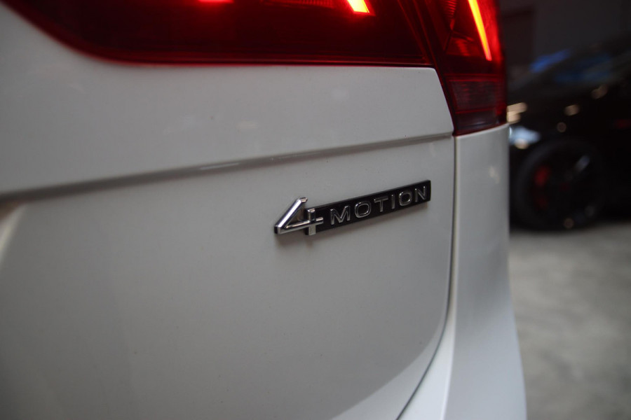 Volkswagen Tiguan 2.0 TSI 4Motion 3x R-line PANO-HUD-IQ LED-TREKHAAK