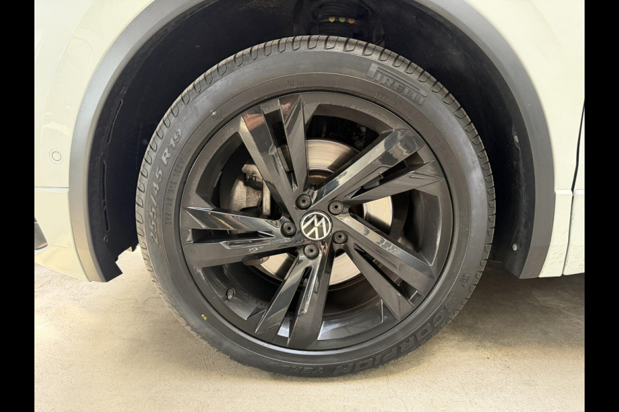 Volkswagen Tiguan 2.0 TSI 4Motion 3x R-line PANO-HUD-IQ LED-TREKHAAK