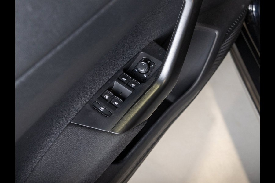 Volkswagen Taigo 1.5 TSI Style / 150pk / Trekhaak / Stoelverwarming / Achteruitrij camera /