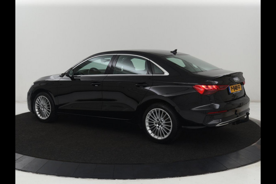 Audi A3 Limousine 30 TFSI Advanced edition | Stoelverwarming | Adaptive Cruise | Trekhaak | Carplay | LED | PDC | Navigatie | DAB