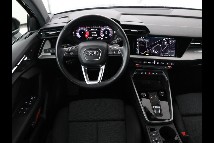 Audi A3 Limousine 30 TFSI Advanced edition | Stoelverwarming | Adaptive Cruise | Trekhaak | Carplay | LED | PDC | Navigatie | DAB
