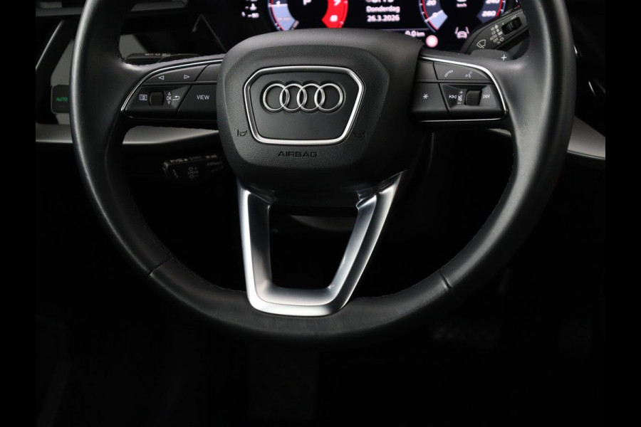 Audi A3 Limousine 30 TFSI Advanced edition | Stoelverwarming | Adaptive Cruise | Trekhaak | Carplay | LED | PDC | Navigatie | DAB
