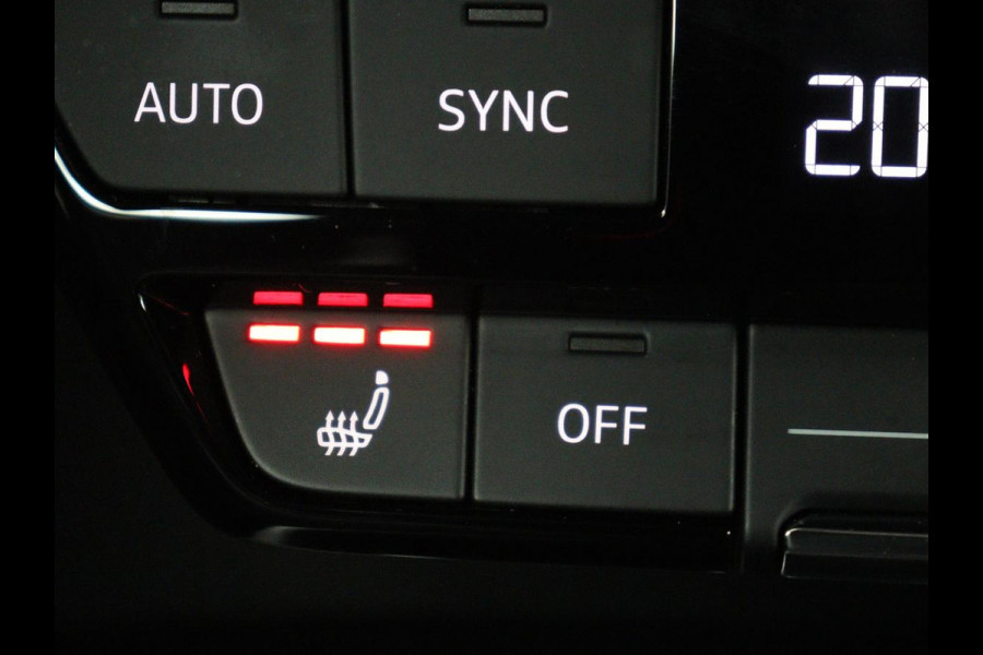 Audi A3 Limousine 30 TFSI Advanced edition | Stoelverwarming | Adaptive Cruise | Trekhaak | Carplay | LED | PDC | Navigatie | DAB