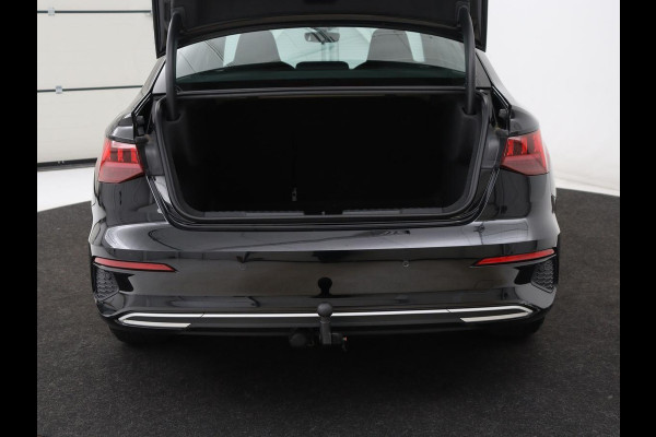 Audi A3 Limousine 30 TFSI Advanced edition | Stoelverwarming | Adaptive Cruise | Trekhaak | Carplay | LED | PDC | Navigatie | DAB