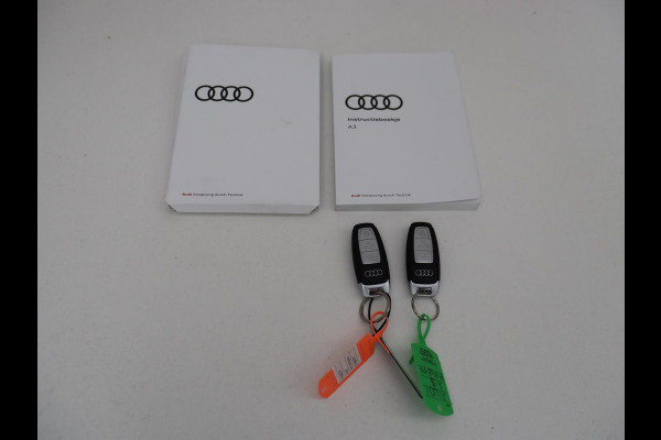 Audi A3 Limousine 30 TFSI Advanced edition | Stoelverwarming | Adaptive Cruise | Trekhaak | Carplay | LED | PDC | Navigatie | DAB