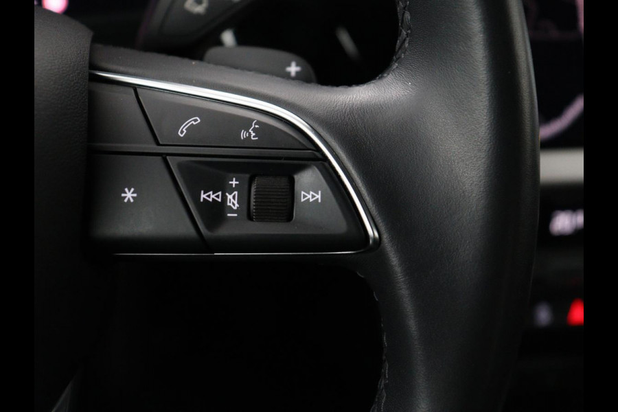 Audi A3 Limousine 30 TFSI Advanced edition | Stoelverwarming | Adaptive Cruise | Trekhaak | Carplay | LED | PDC | Navigatie | DAB