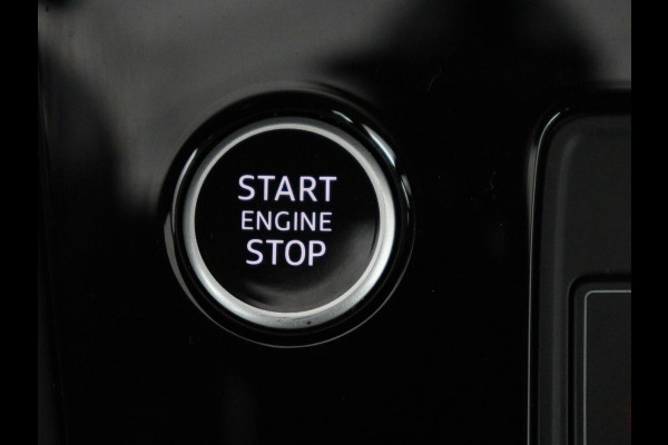 Audi A3 Limousine 30 TFSI Advanced edition | Stoelverwarming | Adaptive Cruise | Trekhaak | Carplay | LED | PDC | Navigatie | DAB