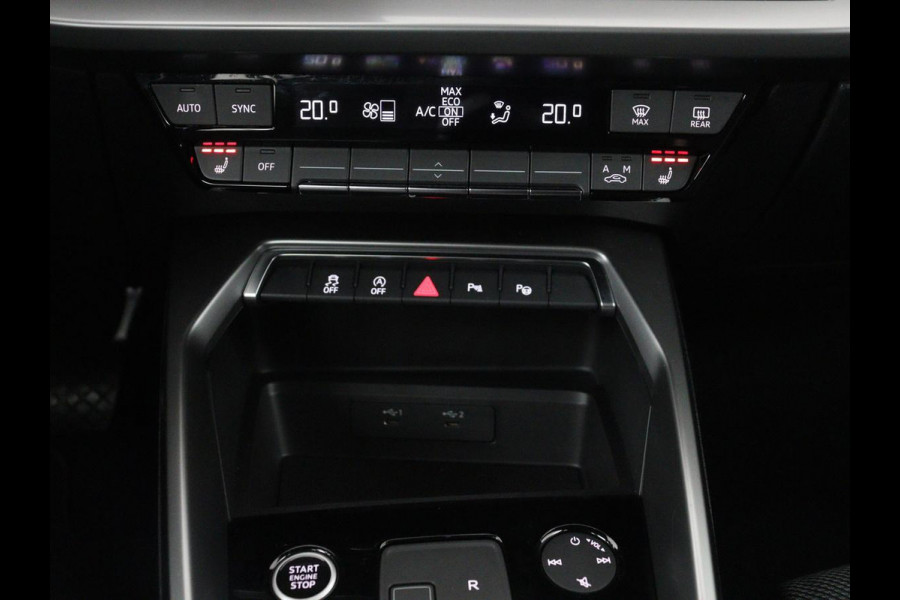 Audi A3 Limousine 30 TFSI Advanced edition | Stoelverwarming | Adaptive Cruise | Trekhaak | Carplay | LED | PDC | Navigatie | DAB