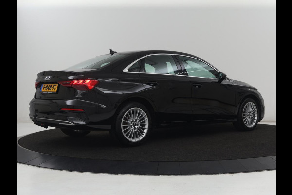 Audi A3 Limousine 30 TFSI Advanced edition | Stoelverwarming | Adaptive Cruise | Trekhaak | Carplay | LED | PDC | Navigatie | DAB