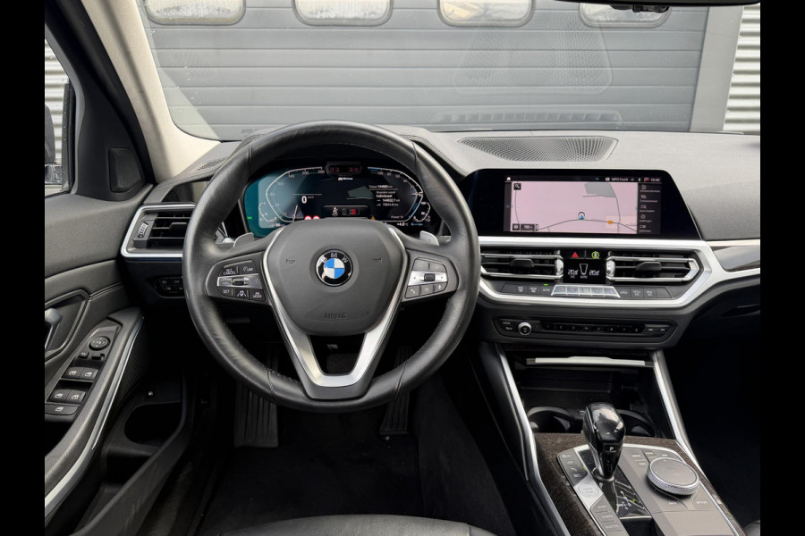 BMW 3-serie 330e | 360* Camera | Navigatie | Lederen Bekleding | DAB | Trekhaak |