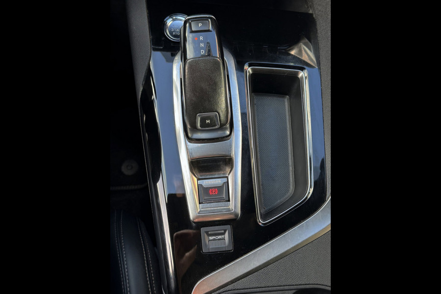 Peugeot 5008 1.2 PureTech GT-Line 7P - AUTOMAAT I Panorama dak I Navigatie / Apple CarPlay I 1/2 Leer I Sport pakket I Dealer ond.