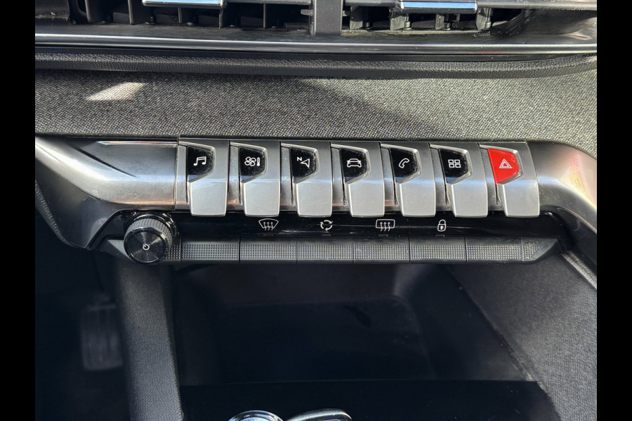 Peugeot 5008 1.2 PureTech GT-Line 7P - AUTOMAAT I Panorama dak I Navigatie / Apple CarPlay I 1/2 Leer I Sport pakket I Dealer ond.