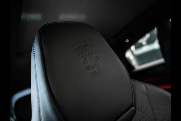 Porsche Cayenne Coupé 3.0 E-Hybrid Black Edition | Sportuitlaat | Stoelverwarming en verkoeling | Sport Chrono |