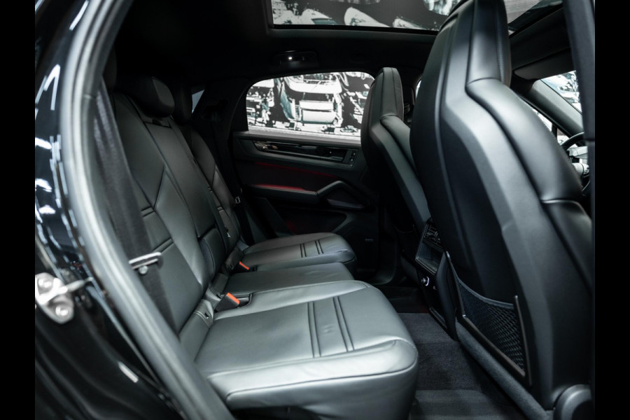 Porsche Cayenne Coupé 3.0 E-Hybrid Black Edition | Sportuitlaat | Stoelverwarming en verkoeling | Sport Chrono |